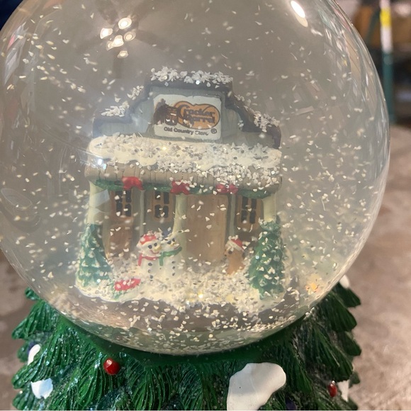 Cracked Barrel Snow globe with Light Cracker Barrel Store globe - Picture 8 of 11
